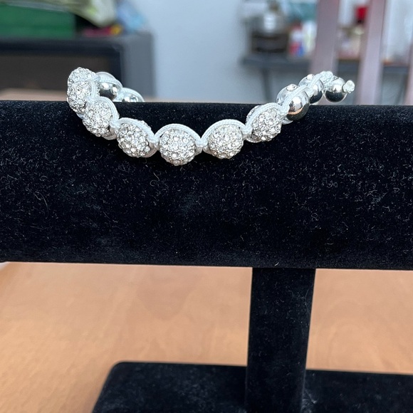 Nogucci Glitter Glam White Beaded Silver Bracelet - Picture 5 of 5